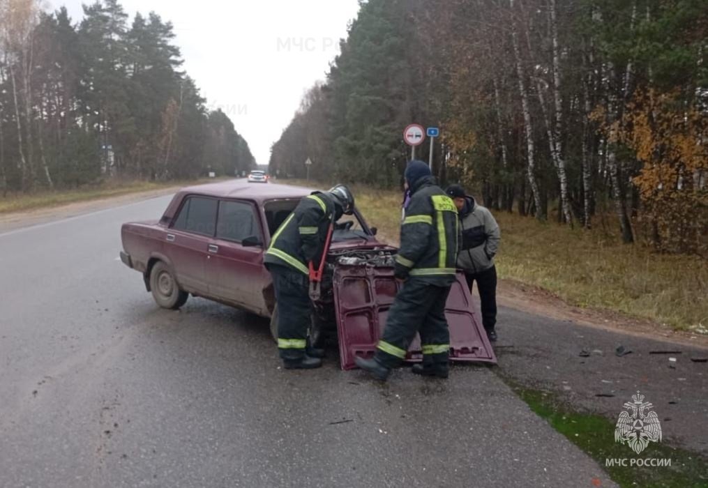 Спасатели принимали участие в ликвидации ДТП в Жуковском районе, 10 км автодороги "Белоусово-Серпухов"